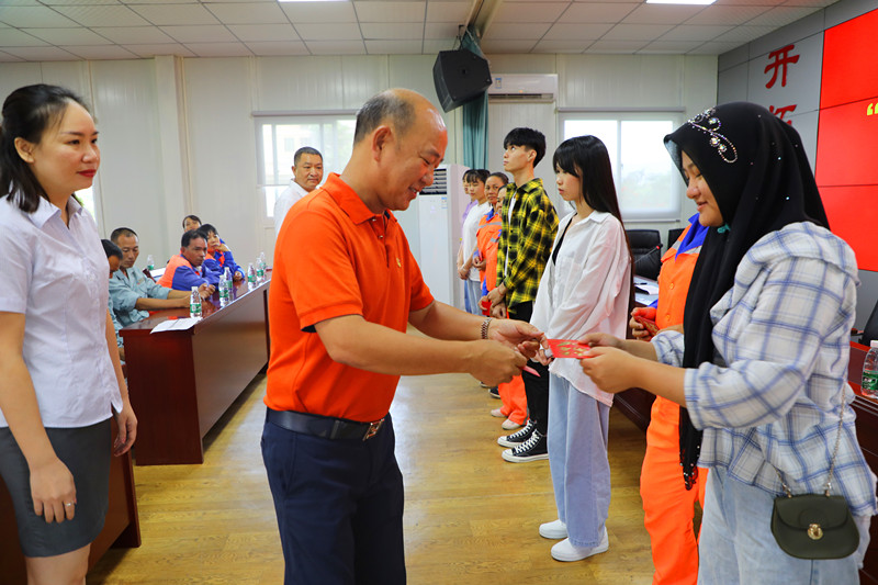 “金秋助學(xué)，圓夢明佳！”明佳集團(tuán)黨支部及工會組織開展愛心助學(xué)活動！